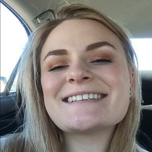 Meet your Posher, Caitlyn